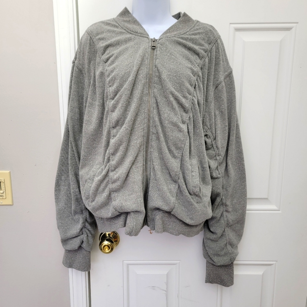 Birdiebee Ruffled Gray Full Zip Sweatshirt Bee Giving Heart Soft Cozy XL